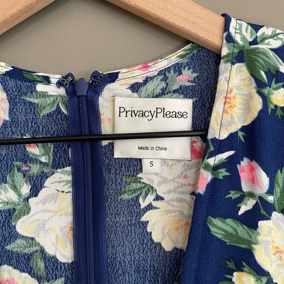 NWT Privacy Please Concord Romper Navy Blue Floral Size‎ Small Deep V-neck Sexy - Picture 11 of 16